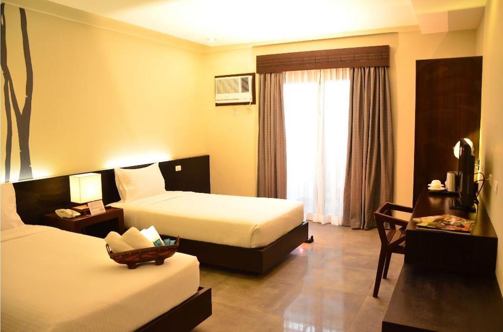 One Manalo Place Puerto Princesa Dış mekan fotoğraf