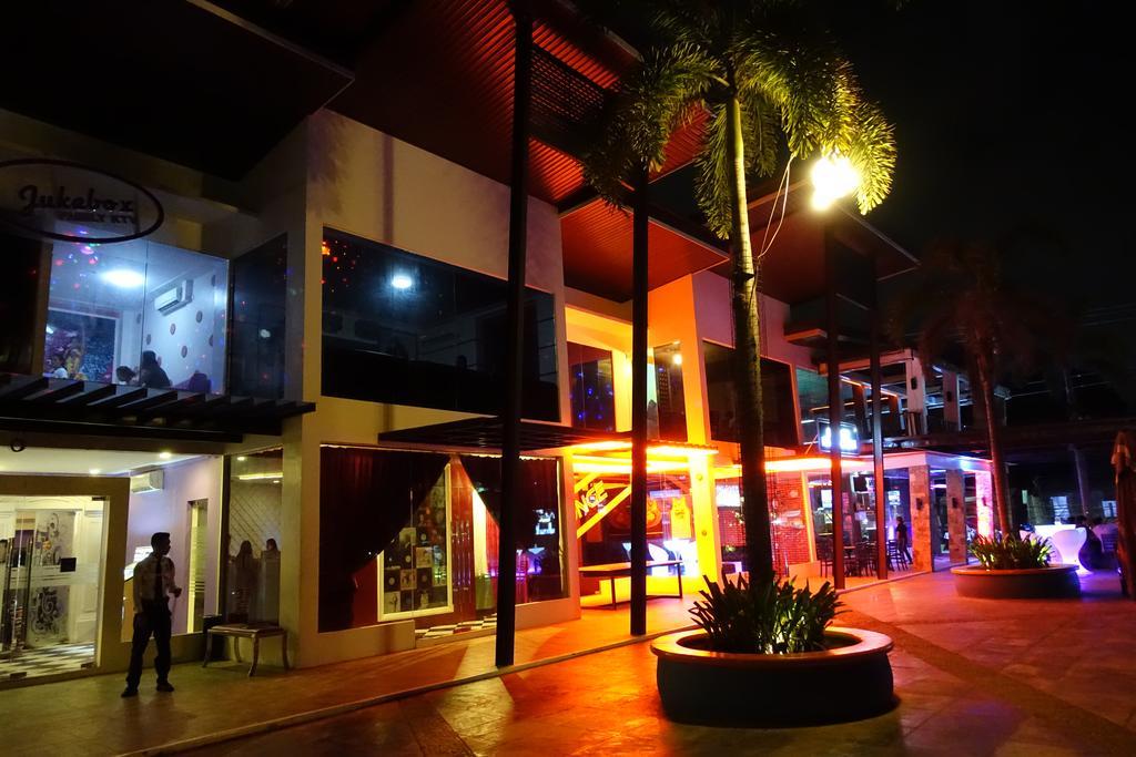One Manalo Place Puerto Princesa Dış mekan fotoğraf